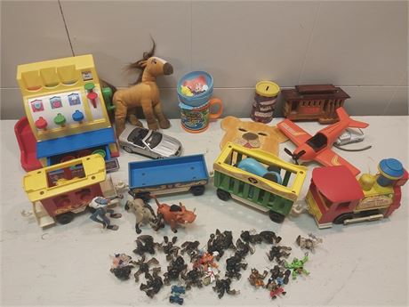 🚂 Collection of Vintage and Assorted Toys 2
