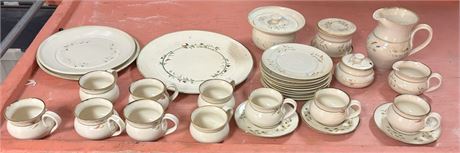 21 🍽️ Mid-Century Modern Stoneware Dinnerware Service 7