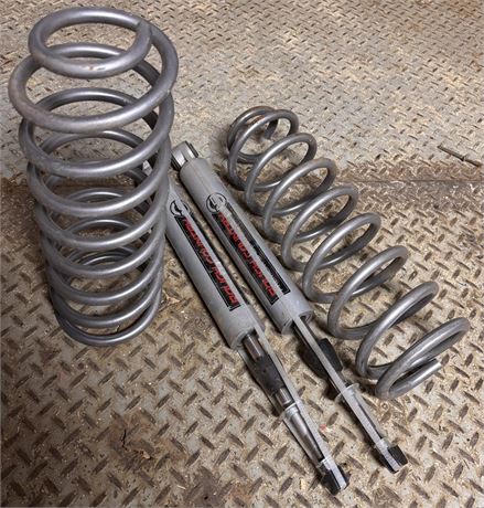 Rough Country 3" Lift Rear Suspension Kit (Shocks & Coil Springs) 15