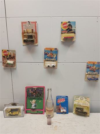 Vintage Die-Cast Vehicle and Pop Culture Collectibles 18