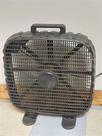 ​Mainstays 20-Inch High-Performance Box Fan 9