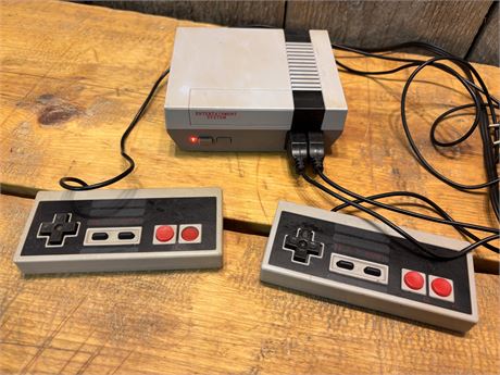 Retro Mini Entertainment System 8-Bit Classic Style Console with 2 Controllers 3