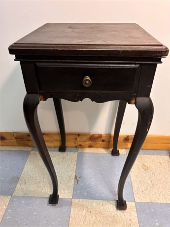 Antique Queen Anne Style Side Table – Solid Wood with Dovetail Drawer & 16