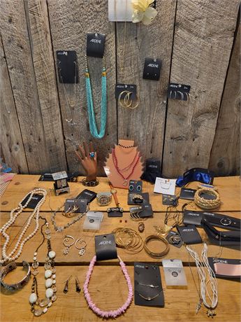 Curated Ardene Fashion Jewelry & Accessory Collection 5