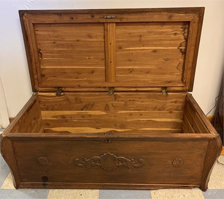 Vintage Art Deco Waterfall Cedar Chest – Carved Wood Blanket Trunk G