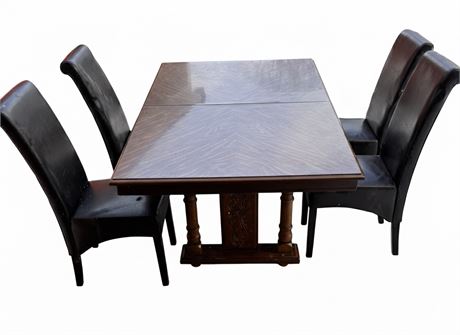 Stunning table and 4 chairs G