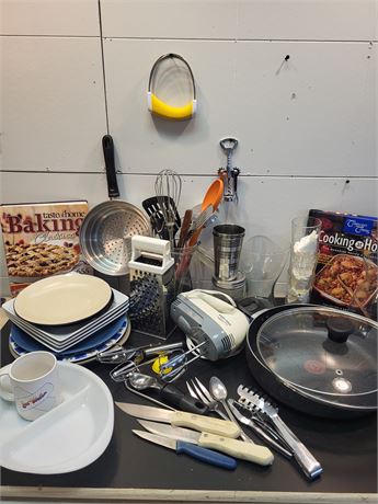 Kitchen Essentials and Small Mixer Collection 16