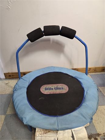 Little Tikes 3-Foot Kids Trampoline with Handlebar 9