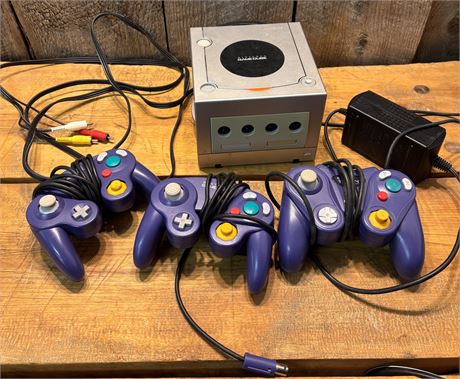 Nintendo GameCube Silver Console Bundle - 3 Controllers & Cables 10
