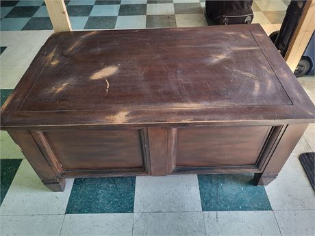 Cedar-Lined Espresso Coffee Table with Trunk Storage G