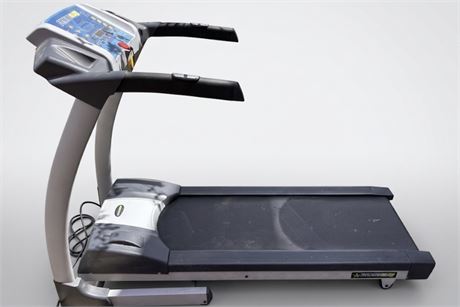 Fitness Club Motorized Electric Treadmill w/ Incline & Digital Console – Working