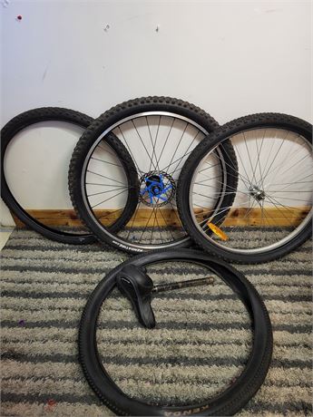 Bicycle Parts Collection: Wheels, Tires, and Seat